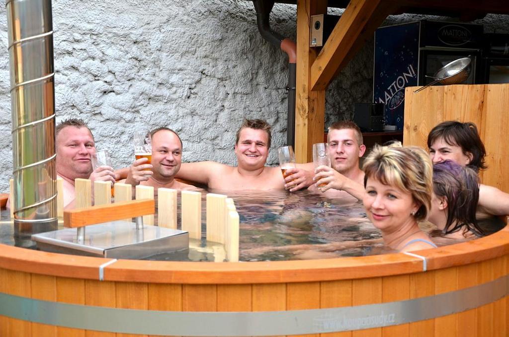 Statek 3 - Wellness & Spa Hotel Hluboka nad Vltavou Ngoại thất bức ảnh
